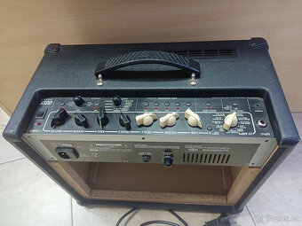 Kombinovaný zesilovač VOX VT15 - 3
