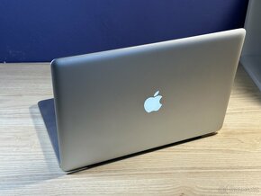 MacBook Pro 15" 2010 6GB RAM 250GB SSD - 3