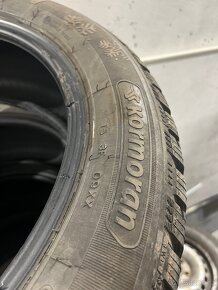 Pneu 215/55r17 - 3
