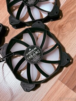Ventilátory Corsair iCUE SP120 RGB ELITE - 3
