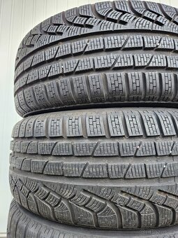 Zimní Pirelli 215/45/18 - 3