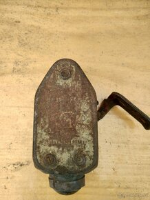 Stará ruční dynamo svítilna - 3