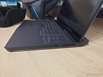 Alienware 17 R5 (model P31E002) + zdarma originální batoh - 3