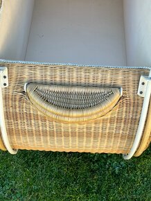 Proutěný RETRO kočárek pro miminko - 3