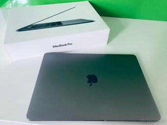 Apple MacBook PRO - 3