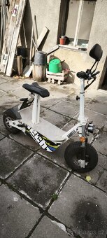 Elektro-skútr HECHT TERRIS WHITE – Stav nového stroje - 3