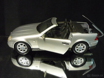 Mercedes Benz SLK 230 Maisto 1/18 - 3