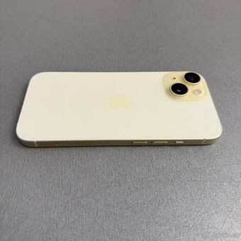 Žlutý iPhone 15 128GB, jako nový, záruka - 3
