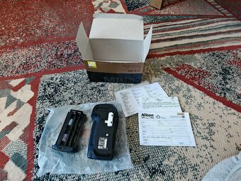 Nikon MB-d12 - 3