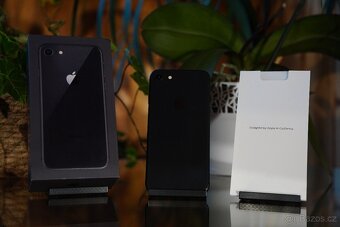 Iphone 8 64GB ves-šedý - 3