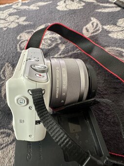 Canon EOS M10 White + EF-M 15-45mm F3.5 - 6.3 IS STM - 3