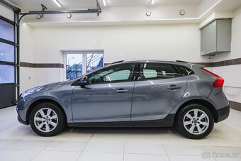 Volvo V40 cross country 2.0 D2 88kW, kamera,výhřev,navi,park - 3
