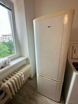 Lednice s mrazákem Zanussi - 3
