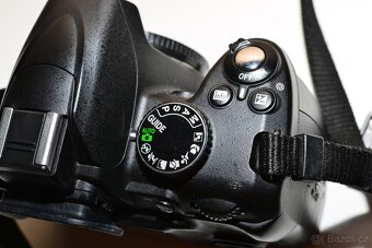 Nikon D3000 + příslušenství ( 19xx exp.) - 3