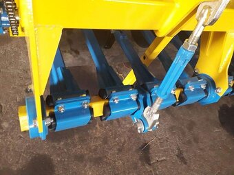 Mechanický secí stroj - 3