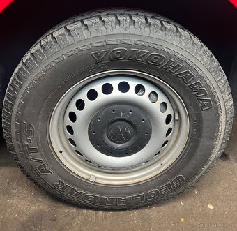 235/70R16 celoroční Yokohama geolandar - 3
