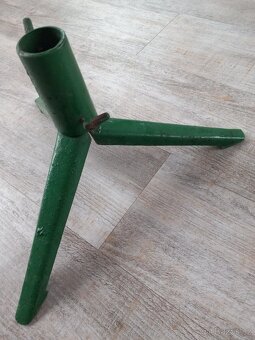 Starý  stojan na vánoční stromeček - 3