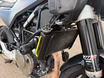 Husqvarna Svartpilen 401 32kw, rv:2021/8 lehce poškozené - 3