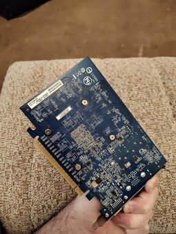 Gigabyte GeForce GT 730 ,2 gb ram - 3