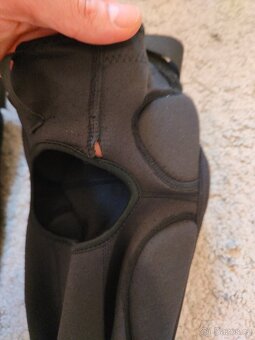 Chrániče kolen Fox Launch D30 L - 3