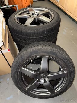 Komplety - Zimní pneumatiky Pirelli 245/45/18 včetně disku. - 3