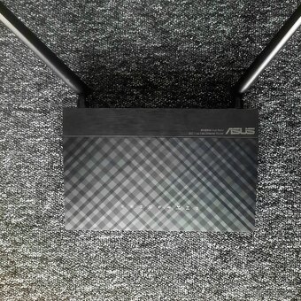 Jako nový Wifi router Asus RT-AC51U - Stabilní a spolehlivý - 3