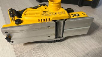Dewalt Aku hoblík DCP580NT - 3