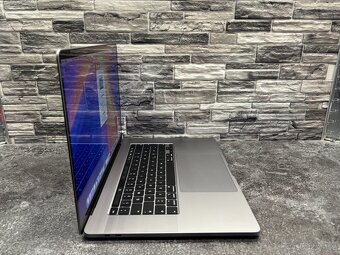 MacBook Pro 16" 2019 i7 / 16GB / 500GB / Pro 5300M - 3