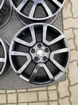 ORIGINÁL Alu Škoda SPITZBERG R17, 5x112 - TOP STAV - 3