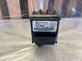 ŘÍDICÍ JEDNOTKA ABS 3C0614109 - 3