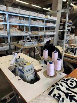 Overlock 4-nitný Garudan UHD9004-243-M14 (šířka stehu 6 mm) - 3