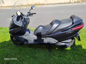 Honda Forza 250 - 3