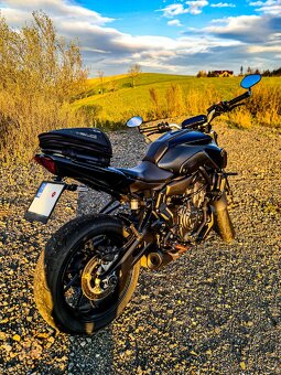 Yamaha MT-07 Tech Black - 3