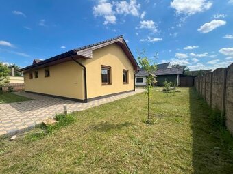 K prodeji prostorné rodinné bydlení obci Blešno, okres HK. - 3