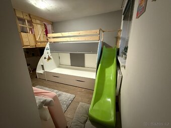 Dvoupatrová postel s úložným prostorem - 3