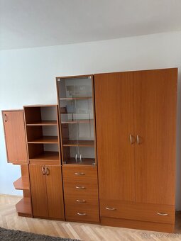 Prodám sestavu skříní 7 kusů - 3