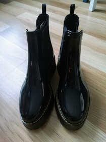Nové lakované boty (typ holinky) - 3
