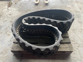 Pojezdový pás 350 x 56R x 84 - 3