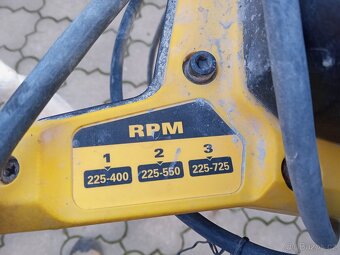 Ruční míchadlo DEWALT 1800W + 2x nová metla. - 3