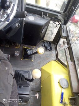 Traktor bagr JCB - 3