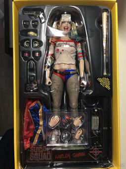Harley Quinn hot toys , sideshow - 3