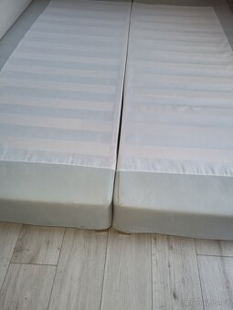Čalouněné dvoulůžko IKEA - 3