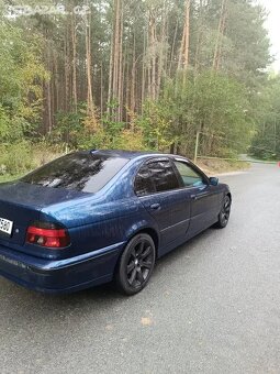 BMW E39 528i manuál - 3