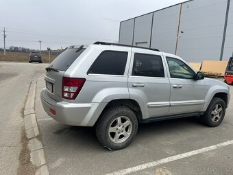 Jeep Grand Cherokee 5.7 Hemi V8 - 3