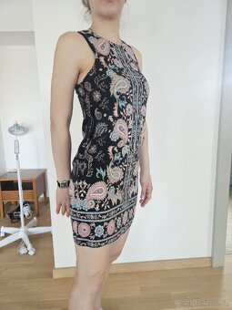 Prodám letní šaty velikosti S - 3