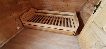 Masivní jednolůžko s výsuvem - 3