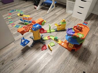Tut Tut jeřáb a parkovací dům - 3