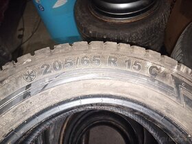 Zimní pneu 205/65 r 15 c semperit . - 3