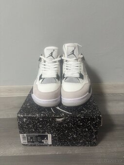 Jordan 4 Military Black - 3