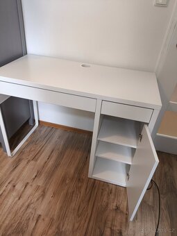 Dětský pracovní stůl IKEA Micke - 3